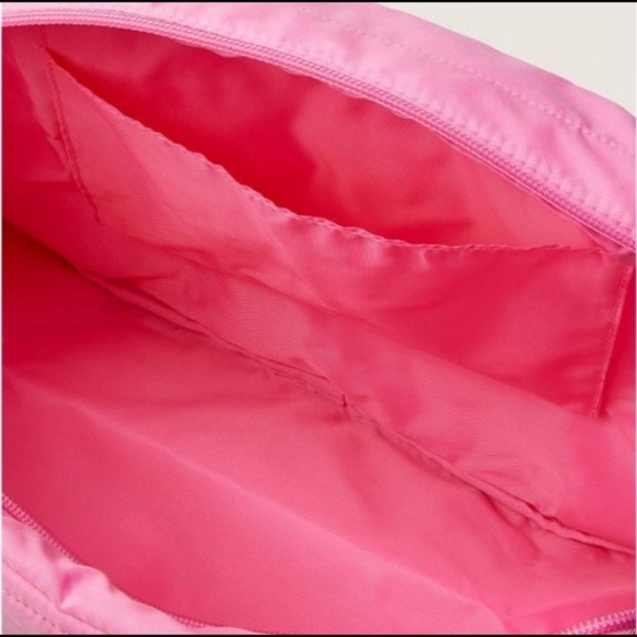 Pink vs quilted duffle bag and travel case with makeup bag - Picture 7 of 12